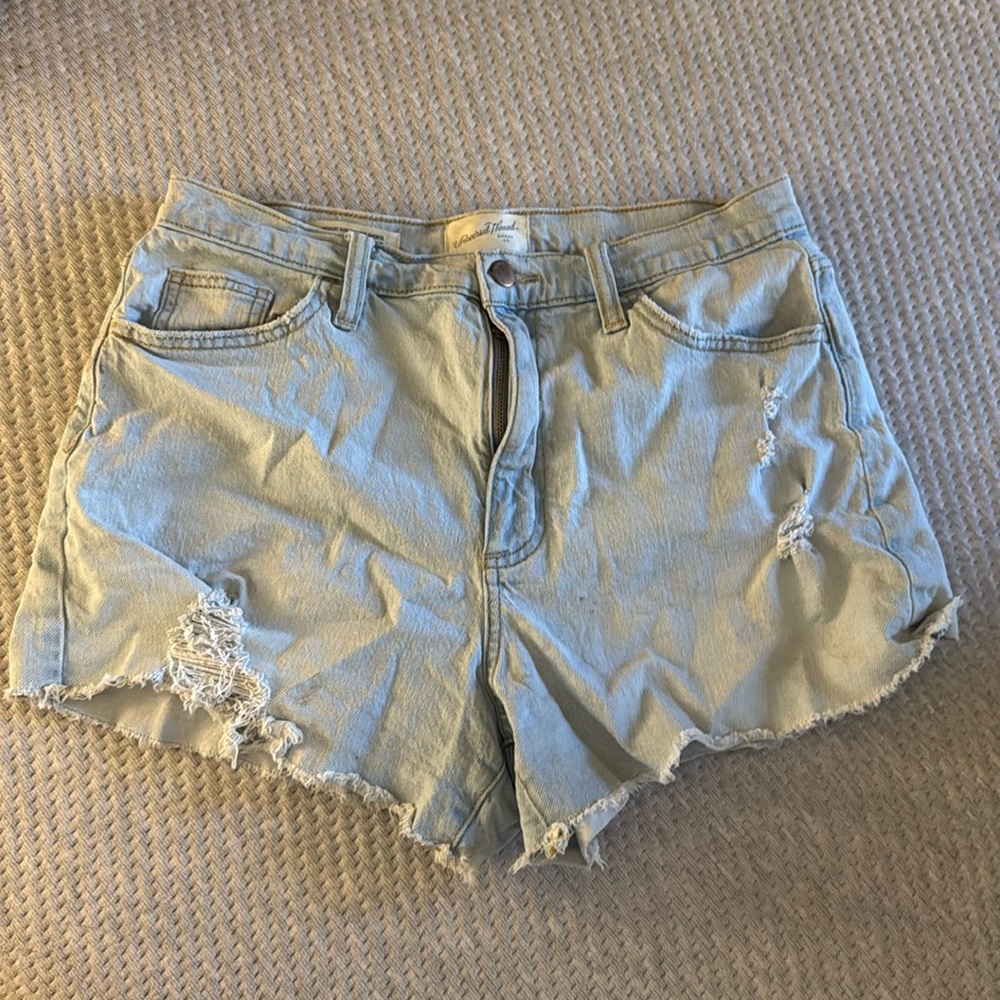 Universal Thread Shorts